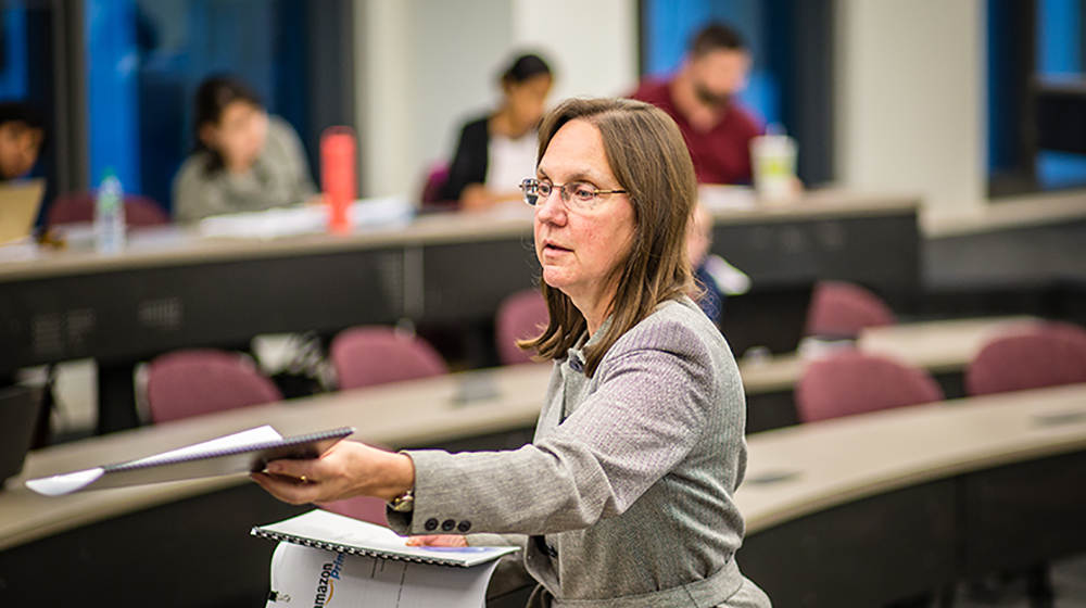 Professor Dawn Harris lecturing in the Schreiber Center 